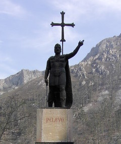 Gallaecia Sueva - Pelayo-Statue in Covadonga